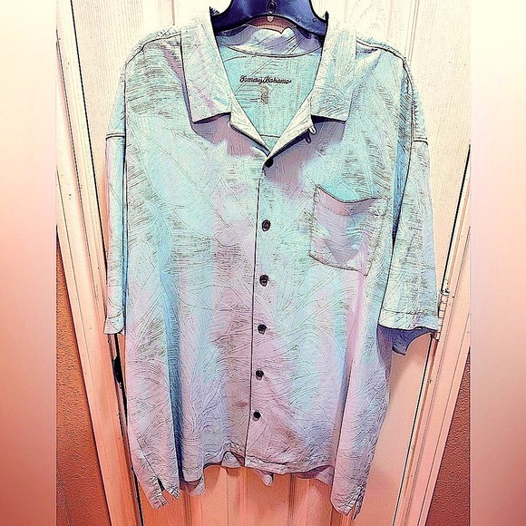 Tommy Bahama Shirt Mens Extra Large XLX Button Up Camp Hawaiian Seafoam Green - Picture 1 of 16